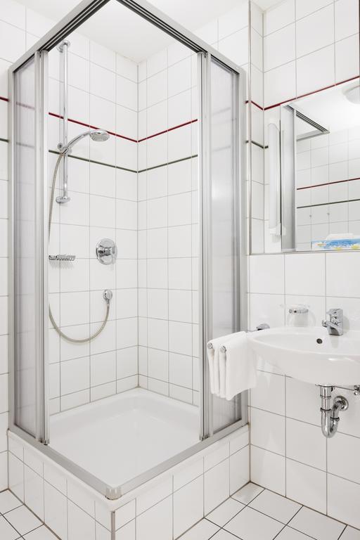 Altstadt- Und Businesshotel Pfaubraeu - Brauereigasthof - Fruehstuecksbuffet - Kostenfreie Radgarage - Hunde Willkommen Trostberg an der Alz Habitación foto