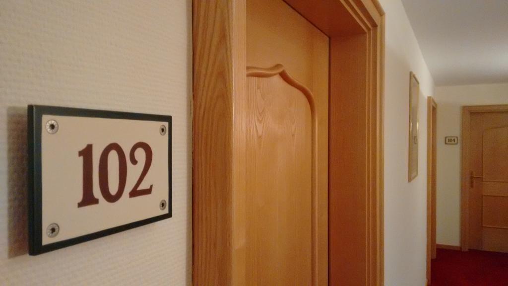 Altstadt- Und Businesshotel Pfaubraeu - Brauereigasthof - Fruehstuecksbuffet - Kostenfreie Radgarage - Hunde Willkommen Trostberg an der Alz Exterior foto