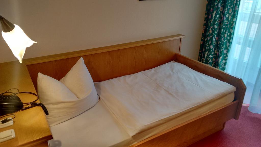 Altstadt- Und Businesshotel Pfaubraeu - Brauereigasthof - Fruehstuecksbuffet - Kostenfreie Radgarage - Hunde Willkommen Trostberg an der Alz Exterior foto