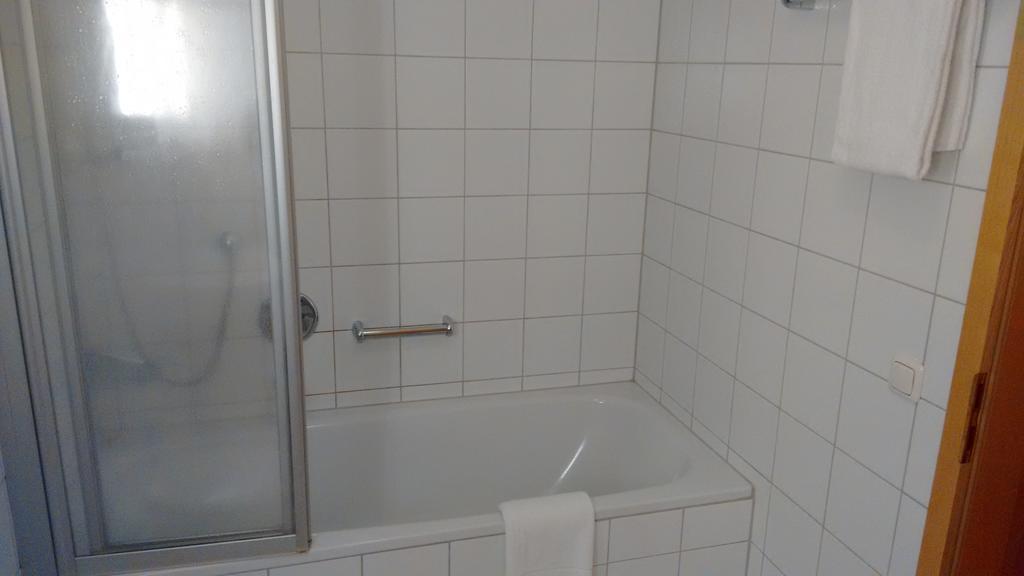 Altstadt- Und Businesshotel Pfaubraeu - Brauereigasthof - Fruehstuecksbuffet - Kostenfreie Radgarage - Hunde Willkommen Trostberg an der Alz Exterior foto