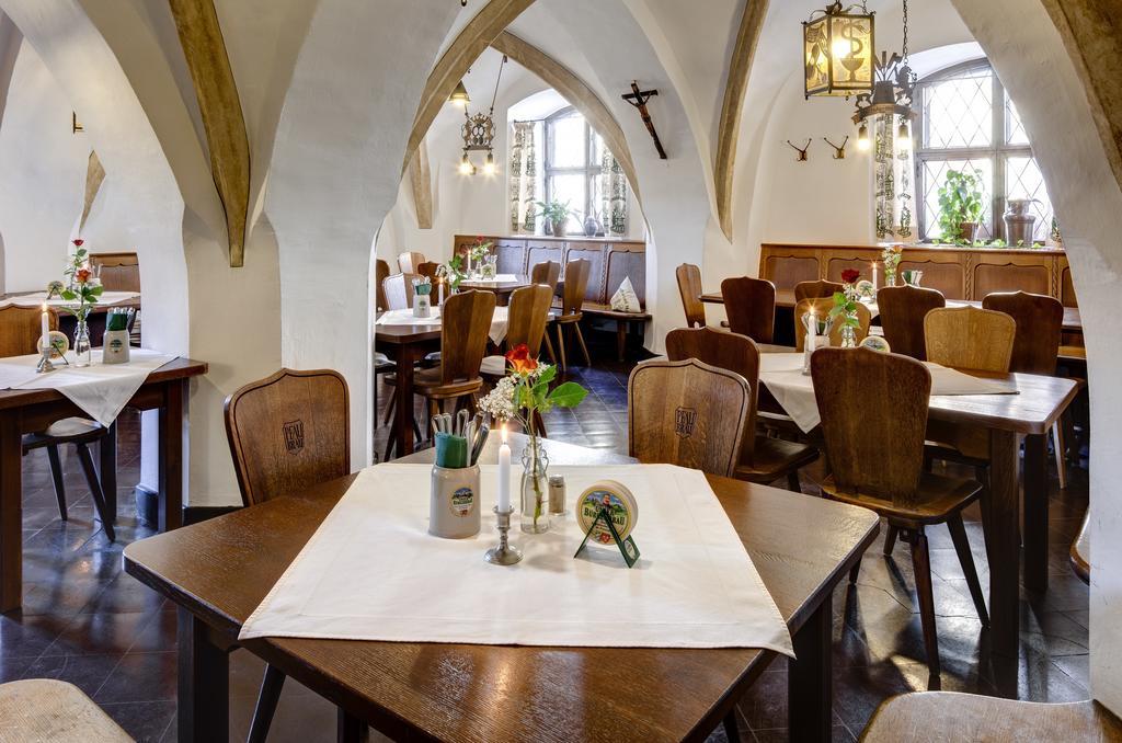 Altstadt- Und Businesshotel Pfaubraeu - Brauereigasthof - Fruehstuecksbuffet - Kostenfreie Radgarage - Hunde Willkommen Trostberg an der Alz Habitación foto